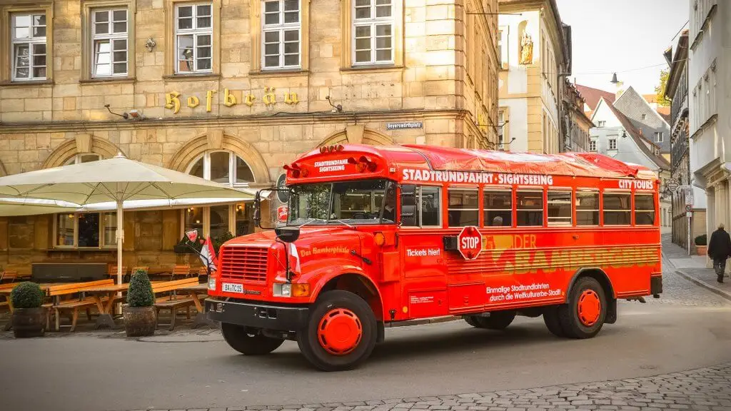 Entdecke die Stadt mit einer unvergesslichen Stadtrundfahrt – Der perfekte Kick für Deinen Junggesellenabschied