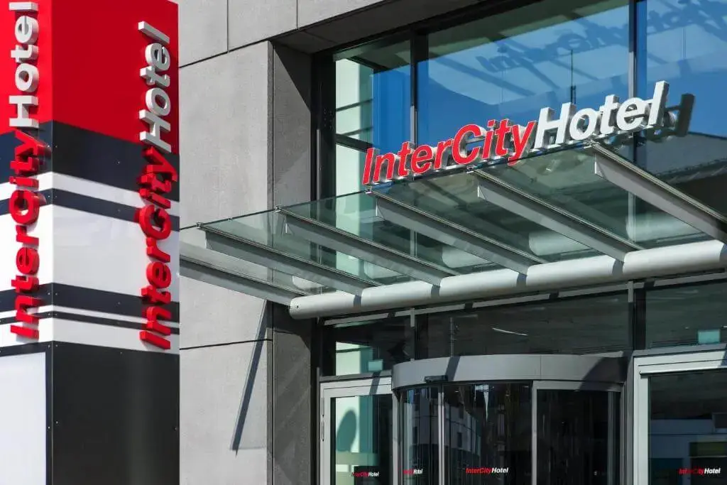 Außenansicht des InterCity Hotels