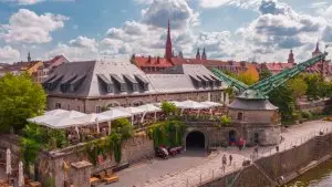 Blick auf die L'Ocanda am alten Kranen aus der Vogelperspektive