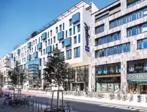 Außenansicht auf das Radisson Blu in Mannheim