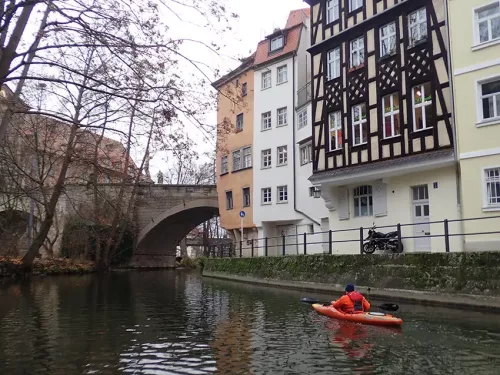 Erlebt das Abenteuer Kanufahren auf der Regnitz – Perfekt für Deinen Junggesellenabschied!